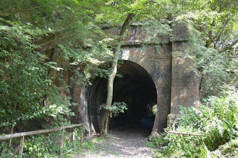 旧中央線玉野第四隧道　西坑門正面外観