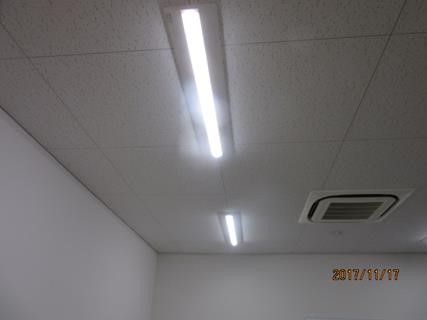 LED蛍光灯の写真