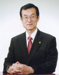 春日井市長　伊藤　太