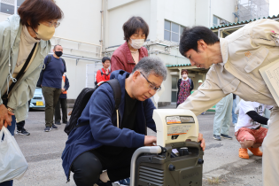 資器材取扱い訓練の写真です。