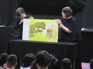 大型絵本写真