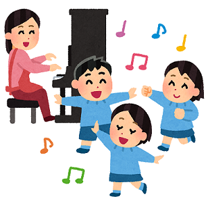 ピアノの曲にあわせて遊ぶ子ども