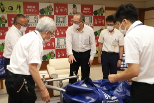 緊急用給水栓セット寄附への感謝状贈呈式