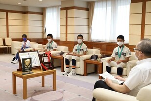 日本少年野球選手権大会・全日本女子軟式野球学生選手権大会の結果報告に伴う表敬訪問