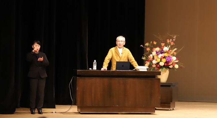 講演会中の土井先生