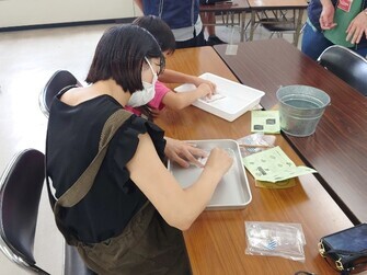 勾玉作りの様子