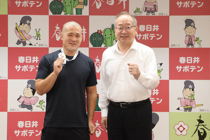 パラ陸上全国大会の結果報告に伴う表敬訪問