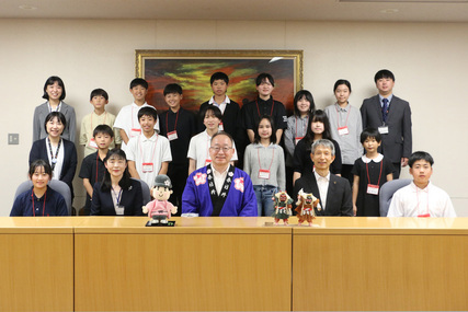 男鹿市児童による表敬訪問