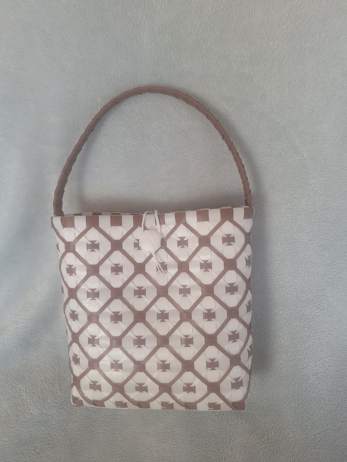 PPバンドで作る素敵なカゴバッグ