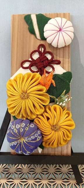 ちりめん細工の菊飾り