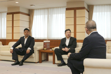春日野親方表敬訪問写真2